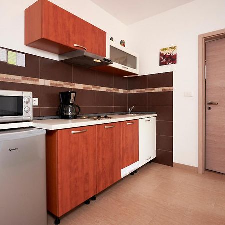 Apartmani B&B Ližnjan Εξωτερικό φωτογραφία