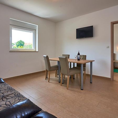 Apartmani B&B Ližnjan Εξωτερικό φωτογραφία