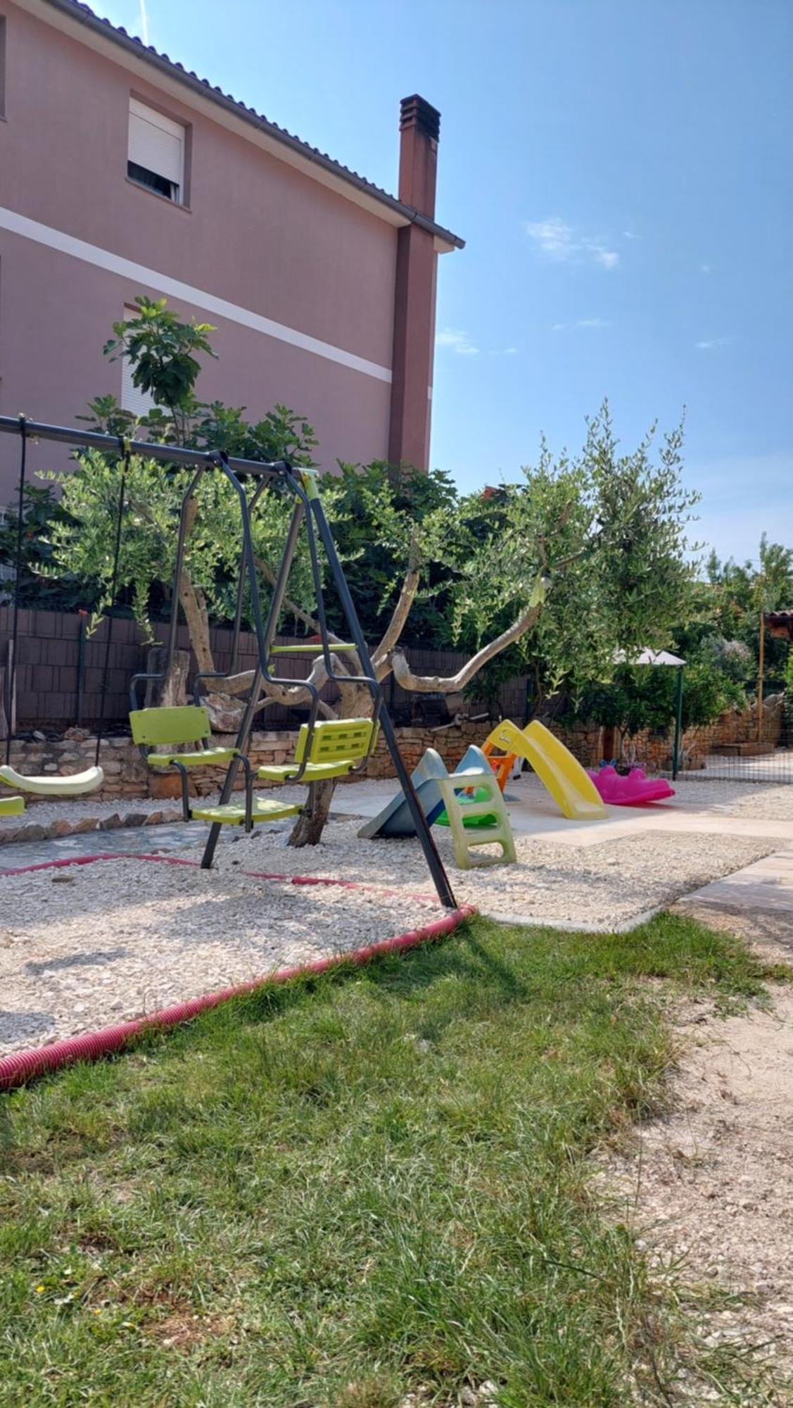 Apartmani B&B Ližnjan Εξωτερικό φωτογραφία
