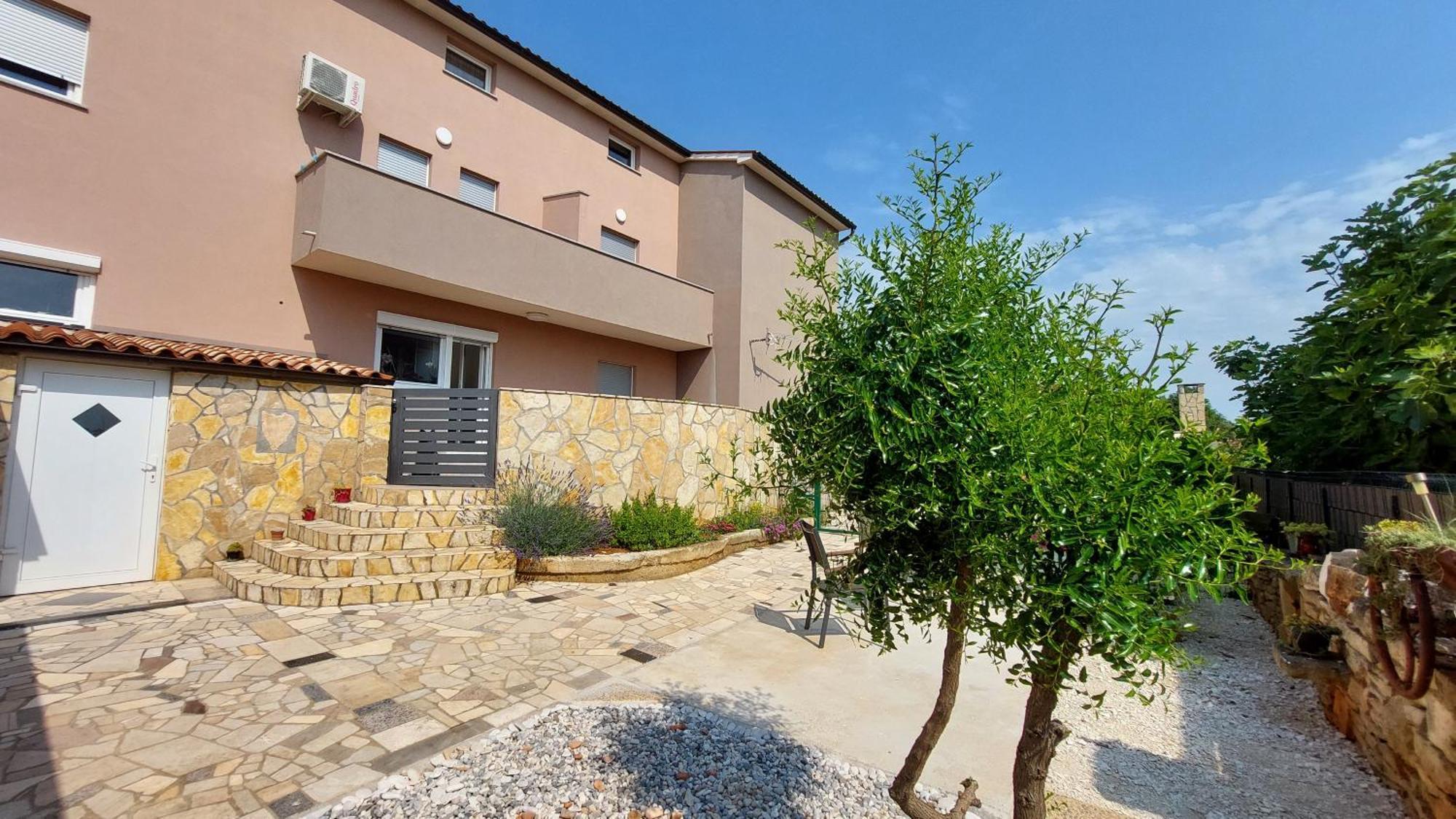 Apartmani B&B Ližnjan Εξωτερικό φωτογραφία
