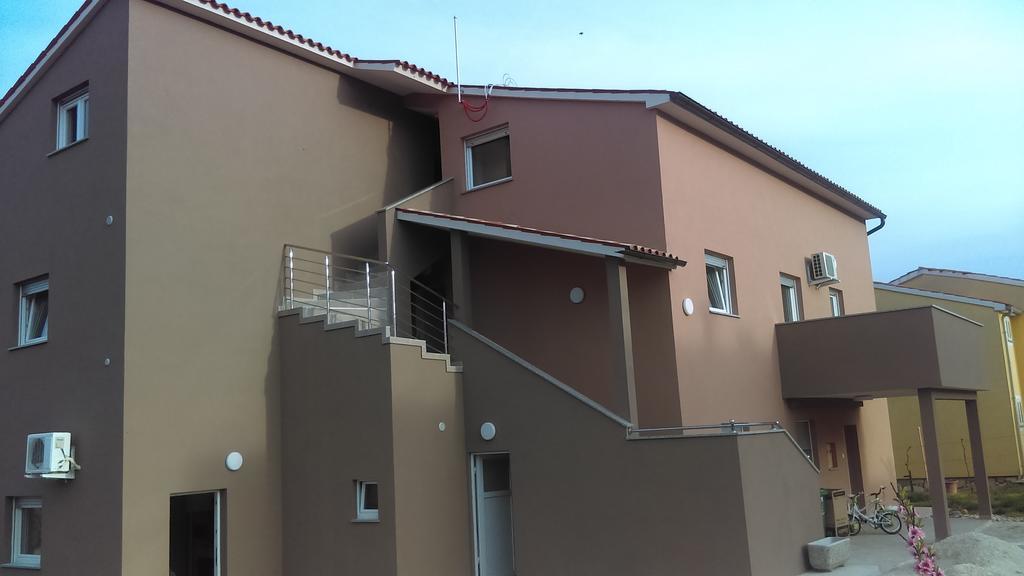 Apartmani B&B Ližnjan Εξωτερικό φωτογραφία