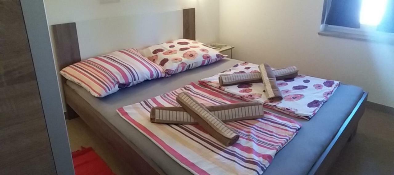 Apartmani B&B Ližnjan Εξωτερικό φωτογραφία