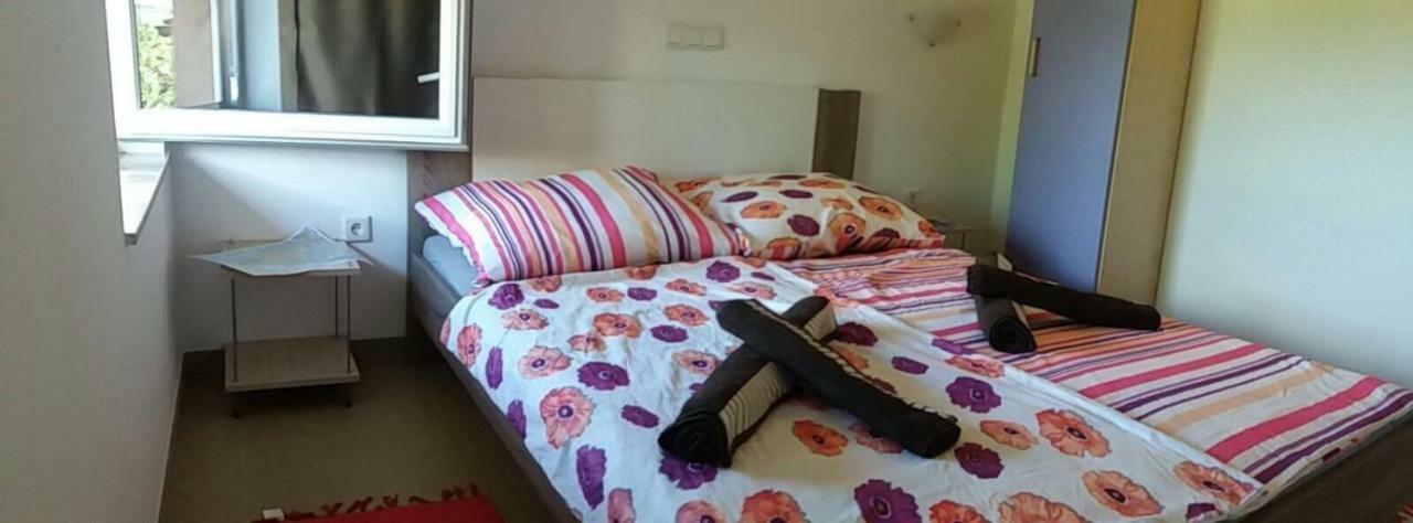 Apartmani B&B Ližnjan Εξωτερικό φωτογραφία
