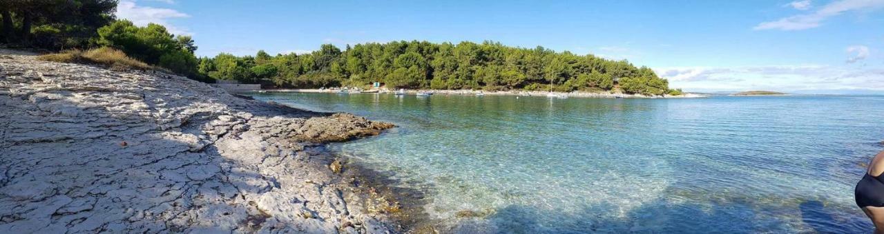 Apartmani B&B Ližnjan Εξωτερικό φωτογραφία