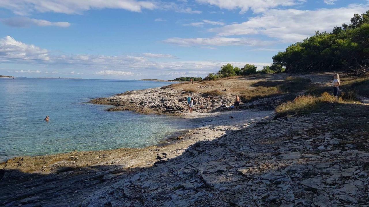 Apartmani B&B Ližnjan Εξωτερικό φωτογραφία