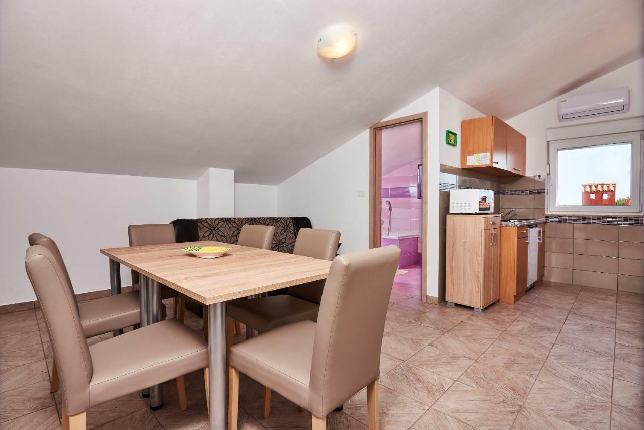 Apartmani B&B Ližnjan Εξωτερικό φωτογραφία