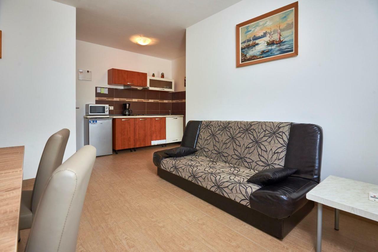 Apartmani B&B Ližnjan Εξωτερικό φωτογραφία
