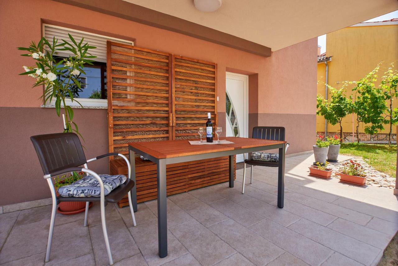 Apartmani B&B Ližnjan Εξωτερικό φωτογραφία