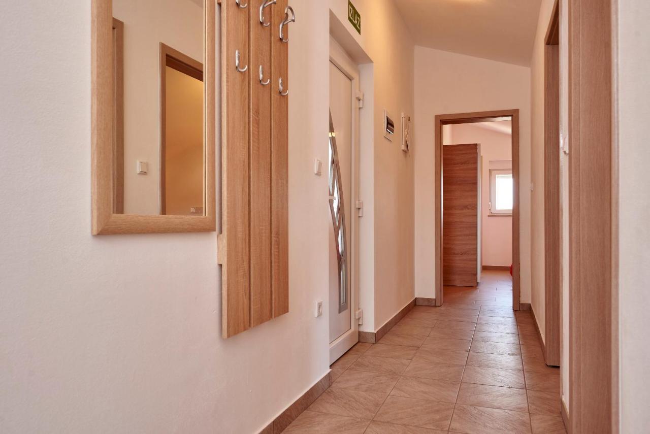 Apartmani B&B Ližnjan Εξωτερικό φωτογραφία